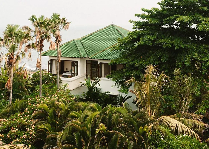 فيلة Rosita Oceanfront With Private Chef In Bali