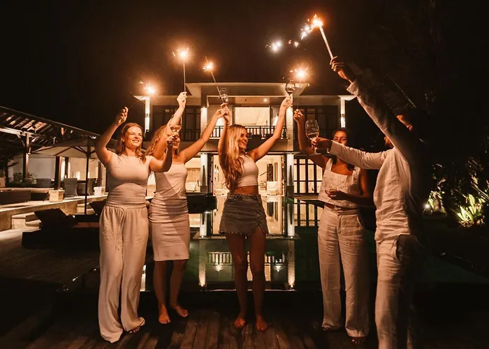Rosita Oceanfront With Private Chef In Bali فيلة *