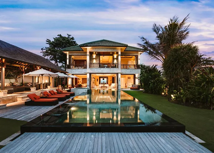 Rosita Oceanfront With Private Chef In Bali Klungkung