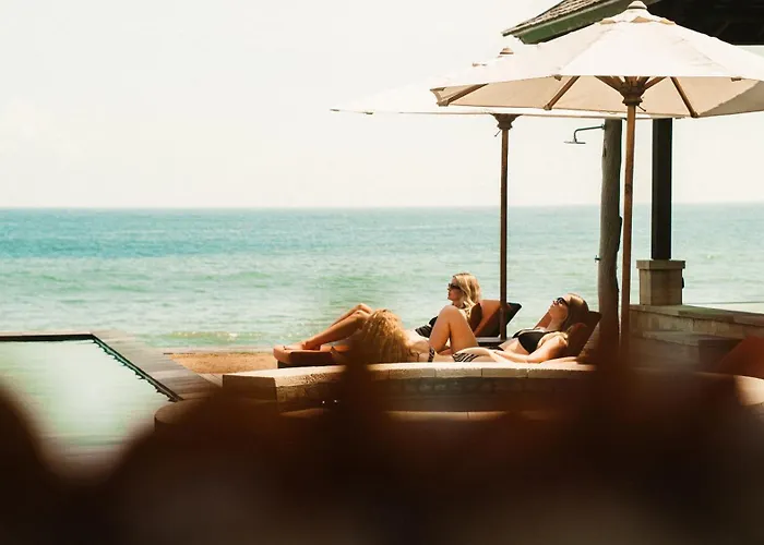 Rosita Oceanfront With Private Chef In Bali Klungkung