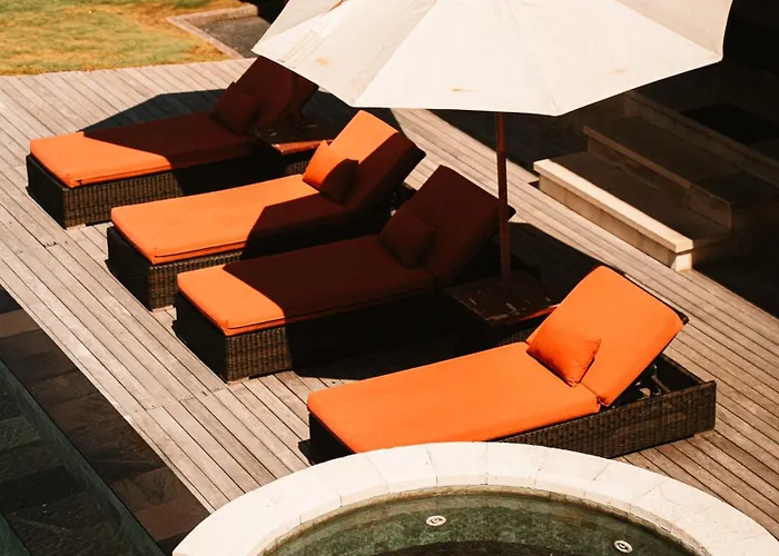 Rosita Oceanfront With Private Chef In Bali *