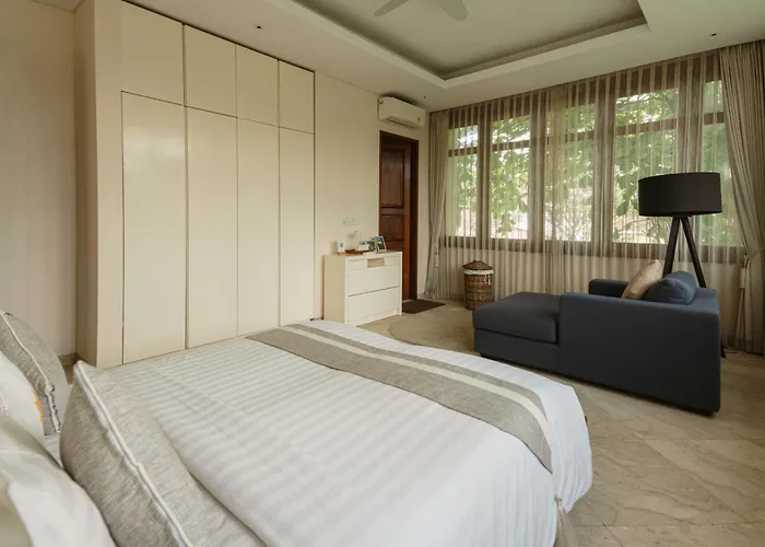 Rosita Oceanfront With Private Chef In Bali فيلة
