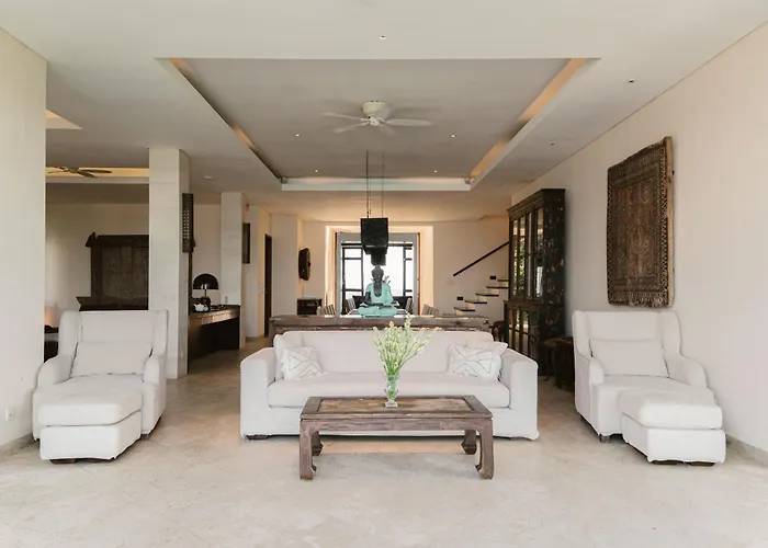 Rosita Oceanfront With Private Chef In Bali
