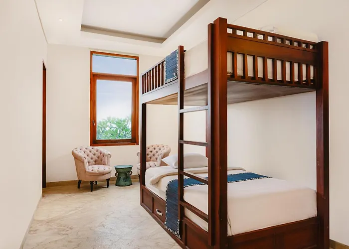Rosita Oceanfront With Private Chef In Bali Klungkung